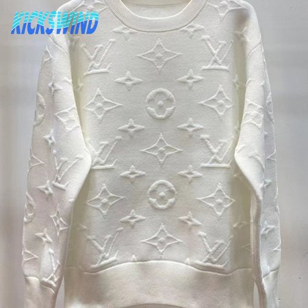 Embossed Pattern Round Neck Long Sleeves