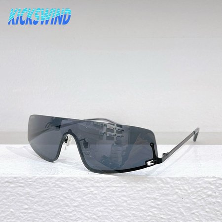 Gucci Mask-Shaped Frame Sunglasses