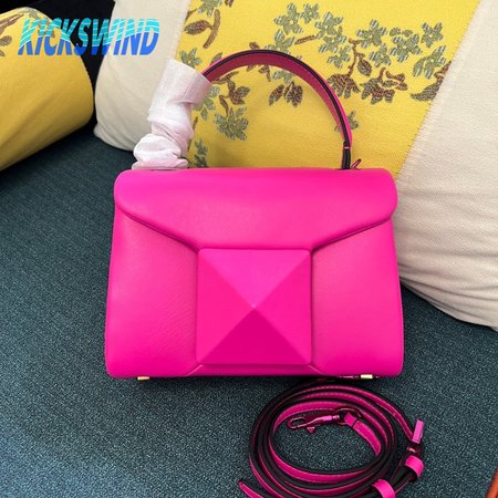 Valentino One Stud WB0L13MSN_UWT